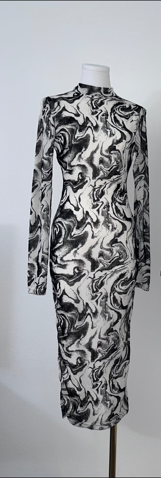 Amour Marble Sheath Midi Dress - Black & White
