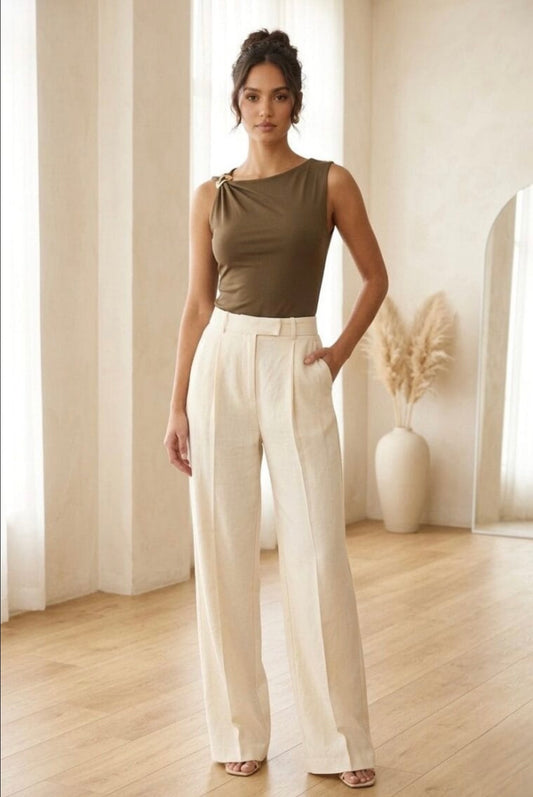 MODERN BUCKLE TOP- BROWN